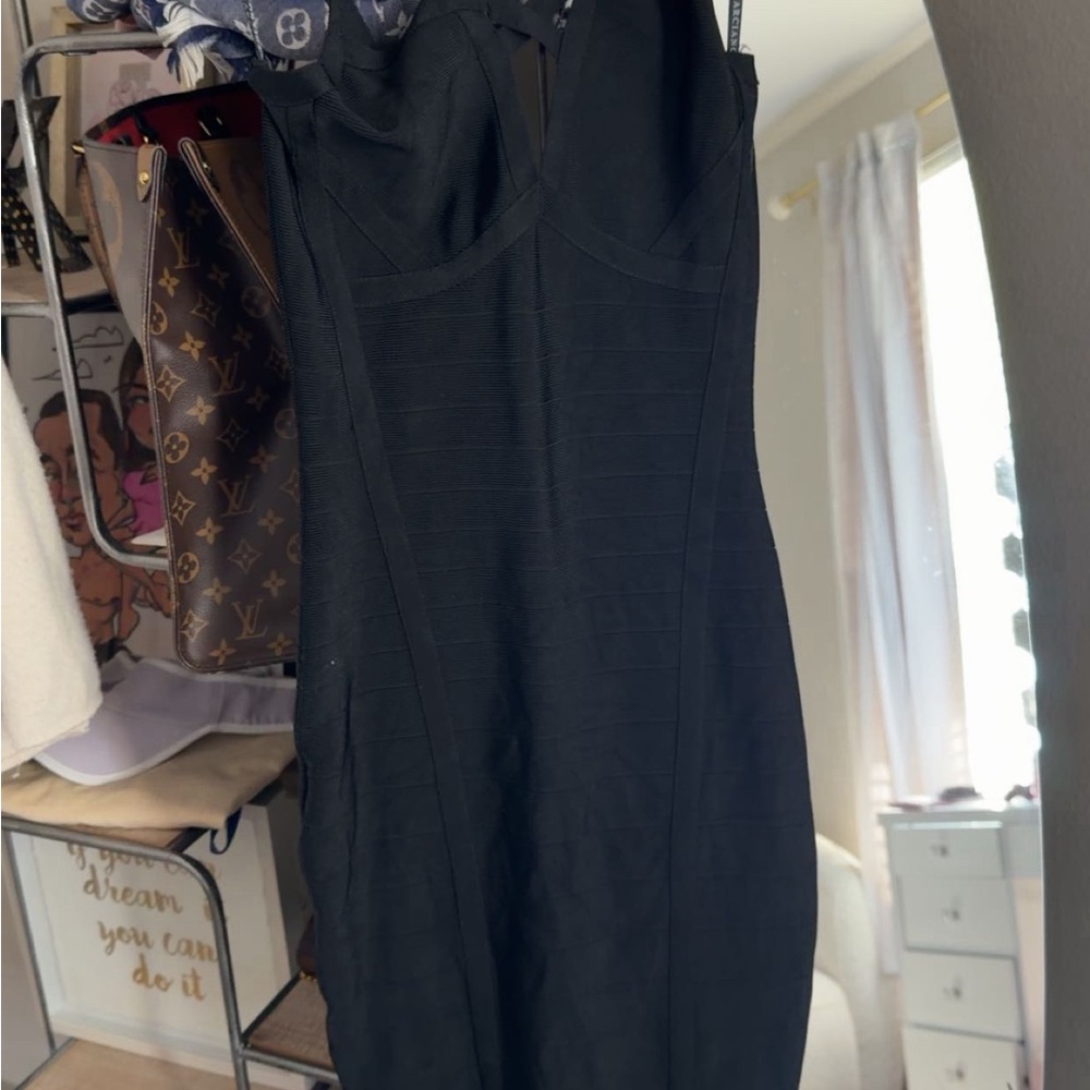 Elegant Black Women's Dress - Picture 4 of 6